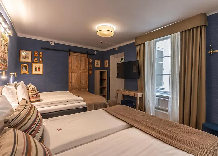 Lady Hamilton Hotel
