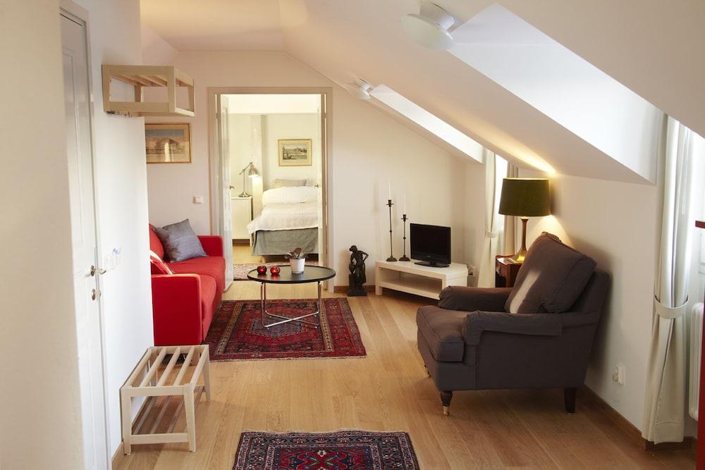 Lady Hamilton Hotel 4*