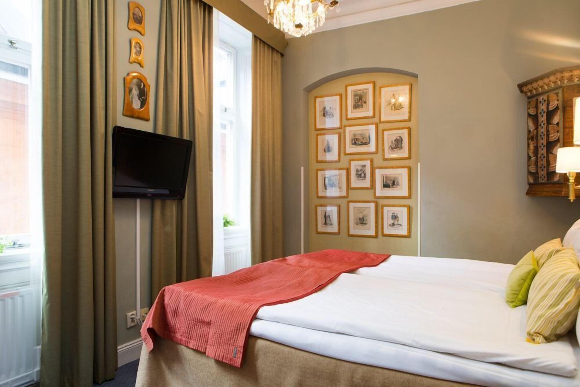 Lady Hamilton Hotel